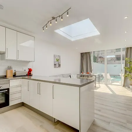 New Bungalow With Private Pool Apartment